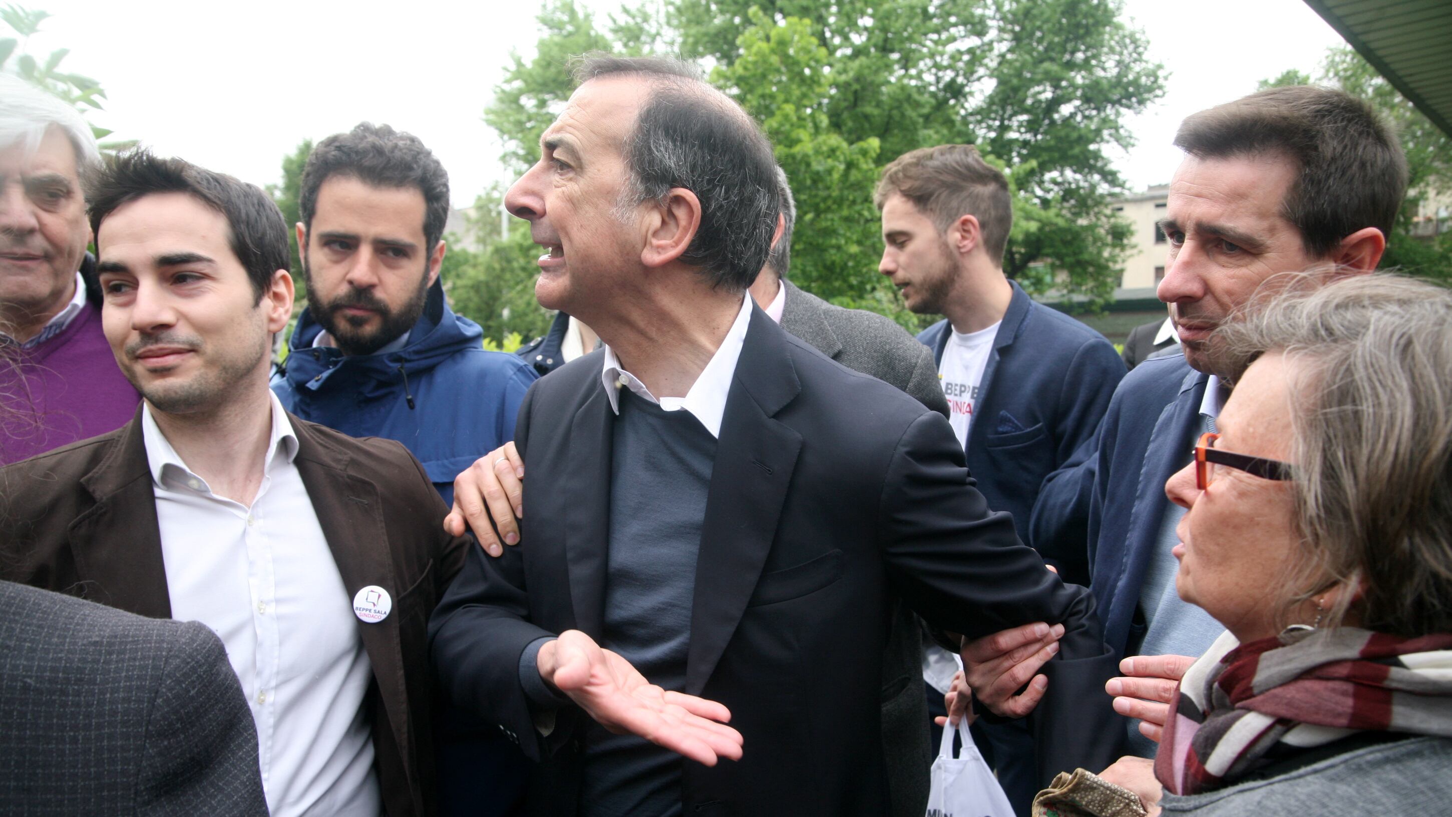 Milano, Sala contestato nel quartiere Lorenteggio