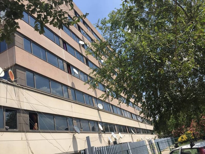Il palazzo occupato dai nordafricani tra illegalità e scabbia 1