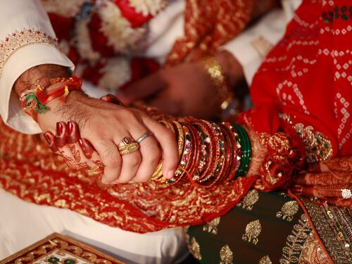 Le nozze combinate in India, le minacce. "Similitudini col caso Saman"