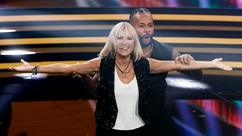 Federica Sciarelli a Ballando con le stelle: la standing ovation e la promessa: “Torno, ma farò inchieste”