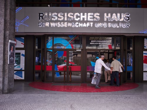 Il covo segreto delle armi e le spie. Le ombre russe agitano Berlino