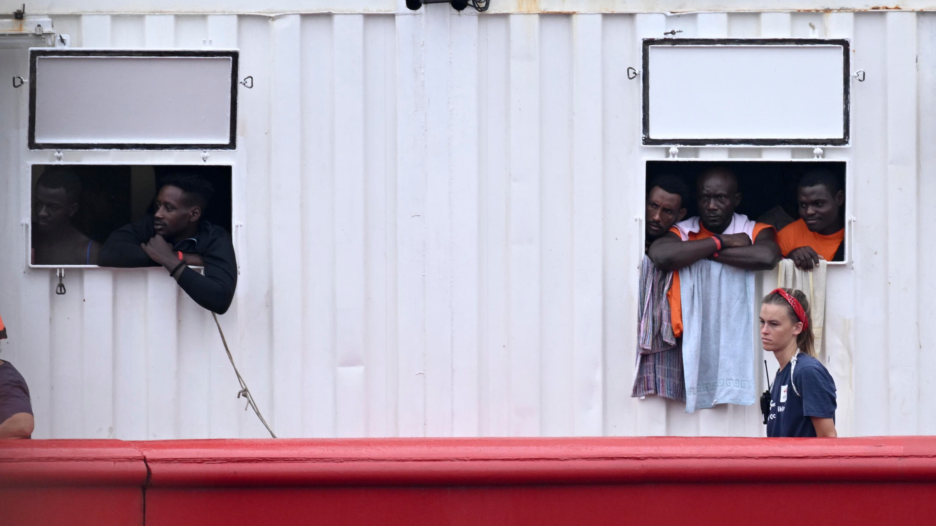 Migranti, Tunisi attacca le Ong e avverte l'Europa: "Non saremo una guardia di frontiera"