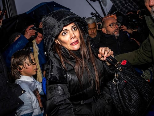 La strage di Crans e la chat di Jessica: "Attenti alle candele. Bruciano il soffitto"