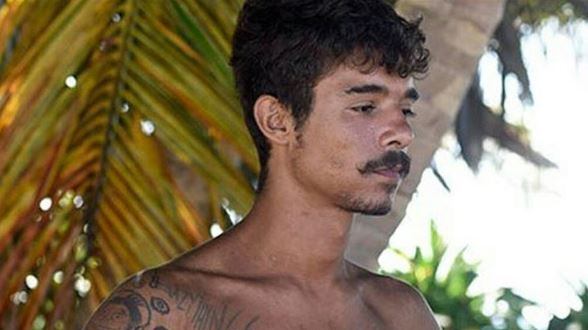 Isola dei Famosi, Moreno ai naufraghi: "Parlate bene di me così non esco"