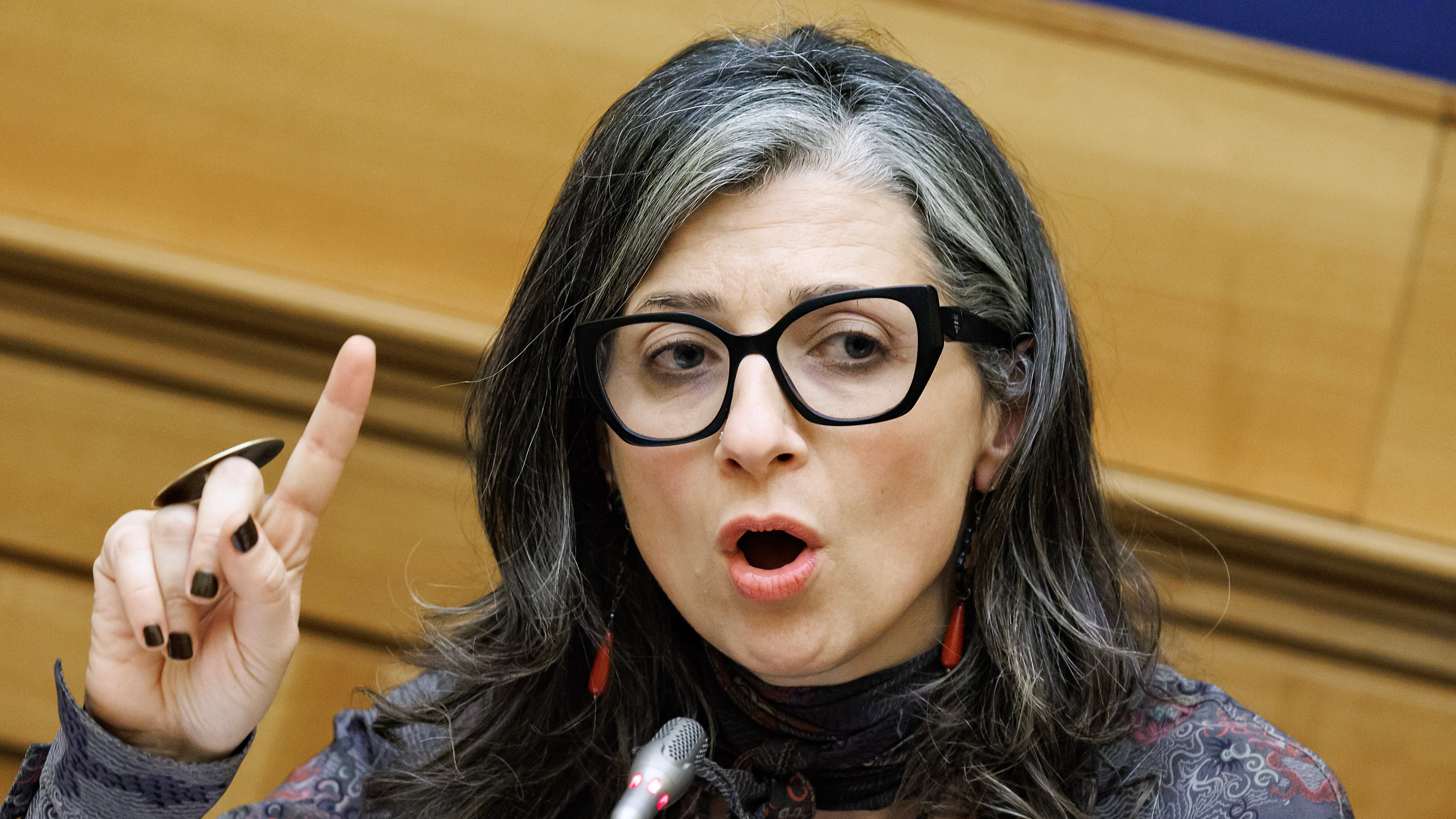 Francesca Albanese e marito si spacciano per vittime di un sistema: "Soffriamo di ulcere allo stomaco e di mal di testa cronici"