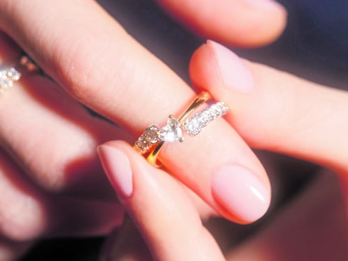 "L'anello con il cuore per parlare di eternità"