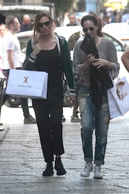 Ilary Blasi, shopping a Milano con l'amica Morena 4