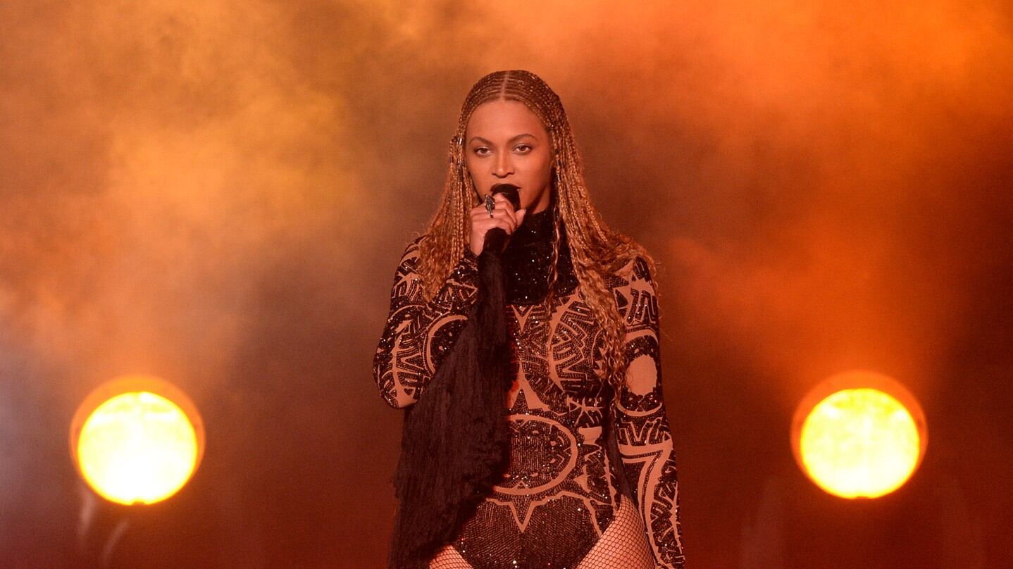 Dallas, Beyoncé si sfoga sui social: "È ora di farsi rispettare"