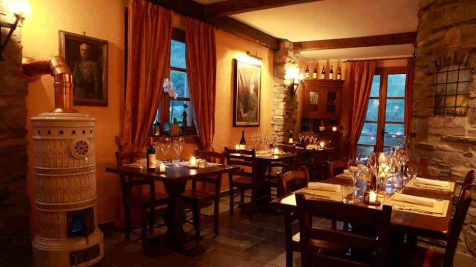 Val di Susa, ritratto di Mussolini in un'osteria: è polemica