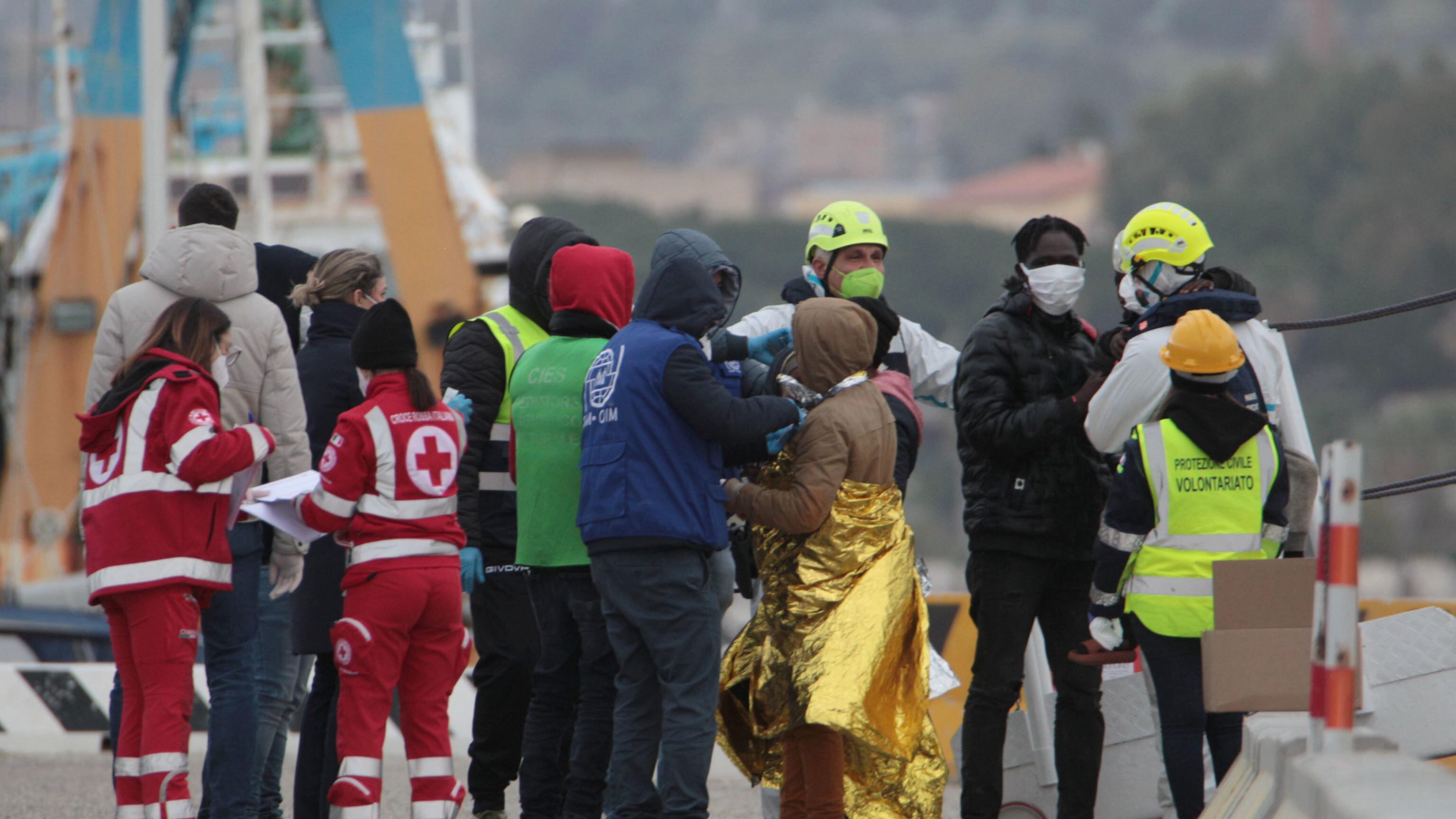 "Quei migranti arrivano in volo". Malta accusa una compagnia aerea siriana