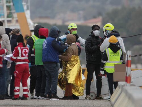 "Quei migranti arrivano in volo". Malta accusa una compagnia aerea siriana