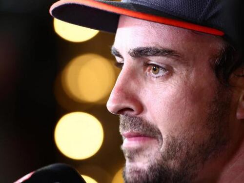 Alonso punge Hamilton: "Vince facile perché nessuno gli mette pressione"