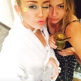 Le star che si fanno più selfie, da Madonna a Kim Kardashian 7