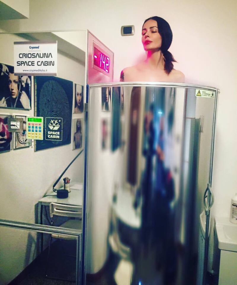 Nina Moric, le foto più sexy 21