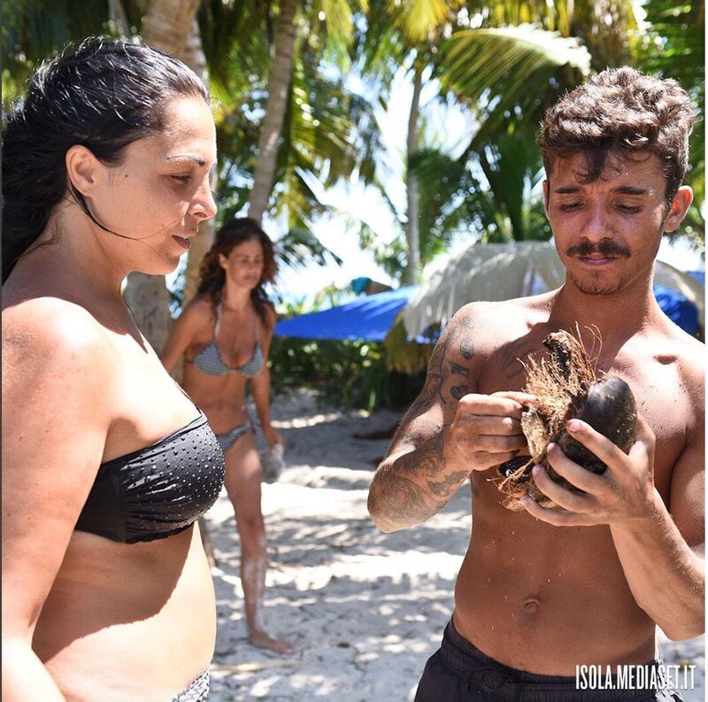 Isola dei Famosi 2017, i momenti sexy 12