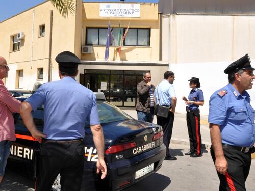 Bidello uccide prof di religione «Lei rifiutava le mie attenzioni»