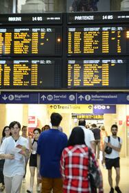 Genova, treni in ritardo dopo il crollo del ponte  3