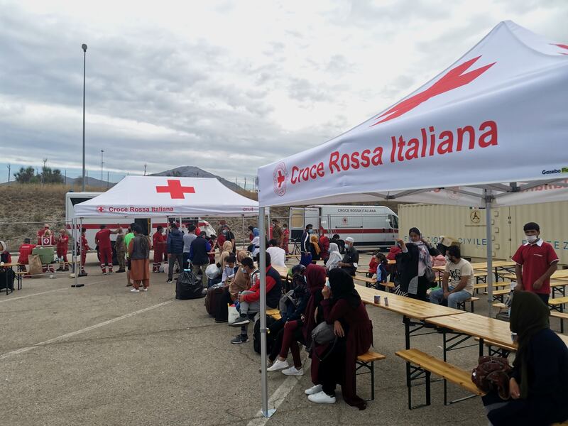Gli afghani nell'hub di Avezzano 1