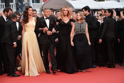Amal Clooney e lo spacco vertiginoso a Cannes 10