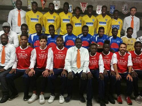 Sfrattata squadra di migranti: "Razzisti, ci avete cacciato"