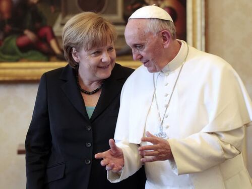 Migranti, la Merkel e l'Unhcr candidati al Nobel per la Pace