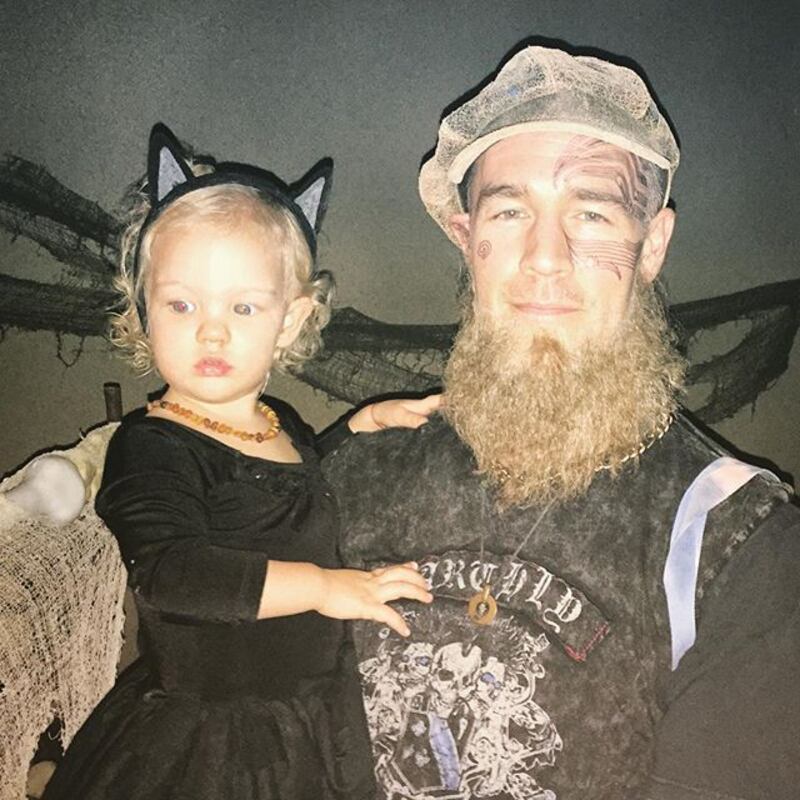 James e Kimberly Van Der Beek: foto di famiglia in attesa del quarto figlio 8