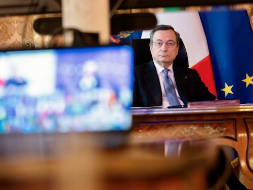 Draghi medita la stretta. E oggi parla agli italiani