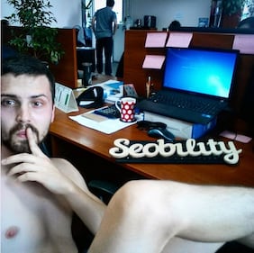 Se in Bielorussia i giovani vanno nudi al lavoro 7