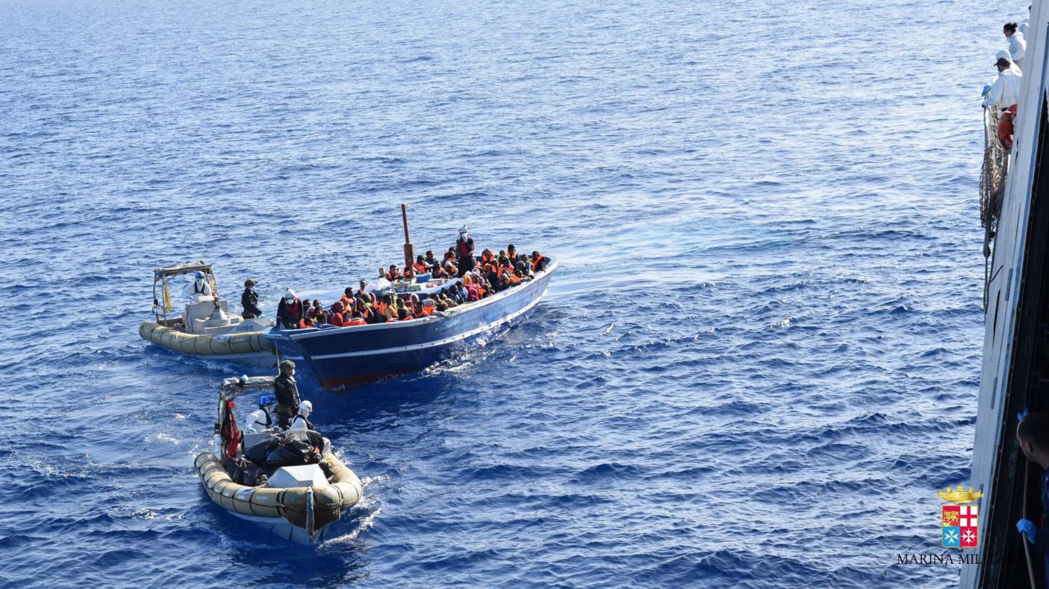 Migranti, lo studio smentisce l'Ue: Mare nostrum incentiva gli sbarchi