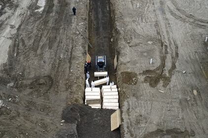 Hart Island, l'isola di New York dove verranno sepolti i morti di coronavirus 17