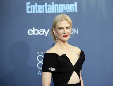 Critic Choice Awards 2016, dive senza reggiseno sul red carpet 26