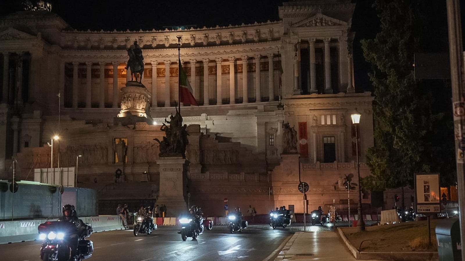 Grande successo per la XIII Rvn della Capitale: oltre mille motociclisti a Roma