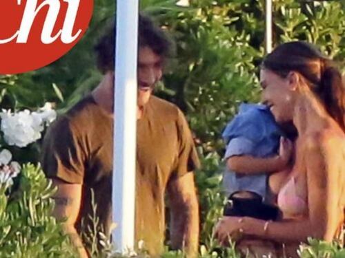 Belen Rodriguez e Stefano De Martino complici insieme al figlio. Iannone li osserva dall'alto