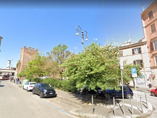 Roma, rapina con coltello in centro: ancora ricercato un magrebino