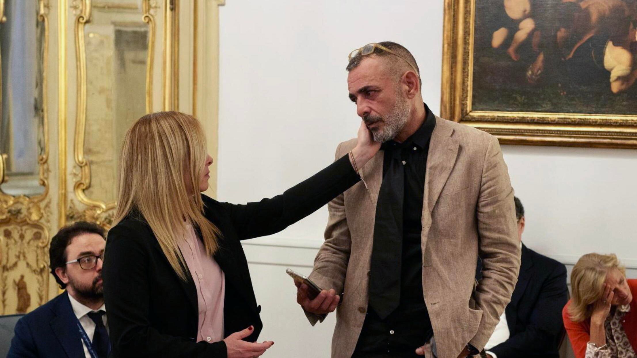 Giambruno lascia la conduzione video. E "Ft" incorona Giorgia: "Esempio di dignità"