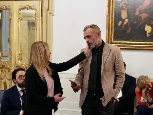 Giambruno lascia la conduzione video. E "Ft" incorona Giorgia: "Esempio di dignità"