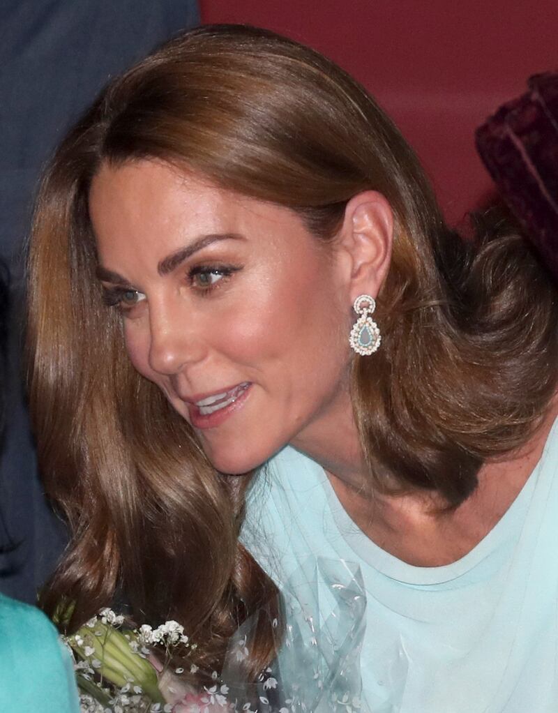Kate e William sbarcano in Pakistan, la Duchessa incanta 5
