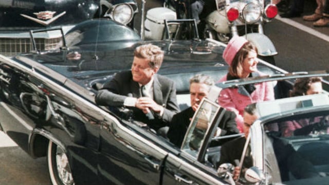 Bandiere a mezz'asta in tutti gli Stati Uniti nel 50° anniversario dell'assassinio di Kennedy