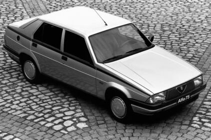 Alfa 75: guarda la gallery 5