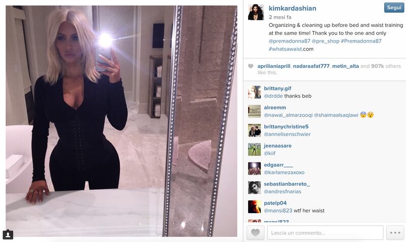 Kim Kardashian realizza un libro di selfie 11