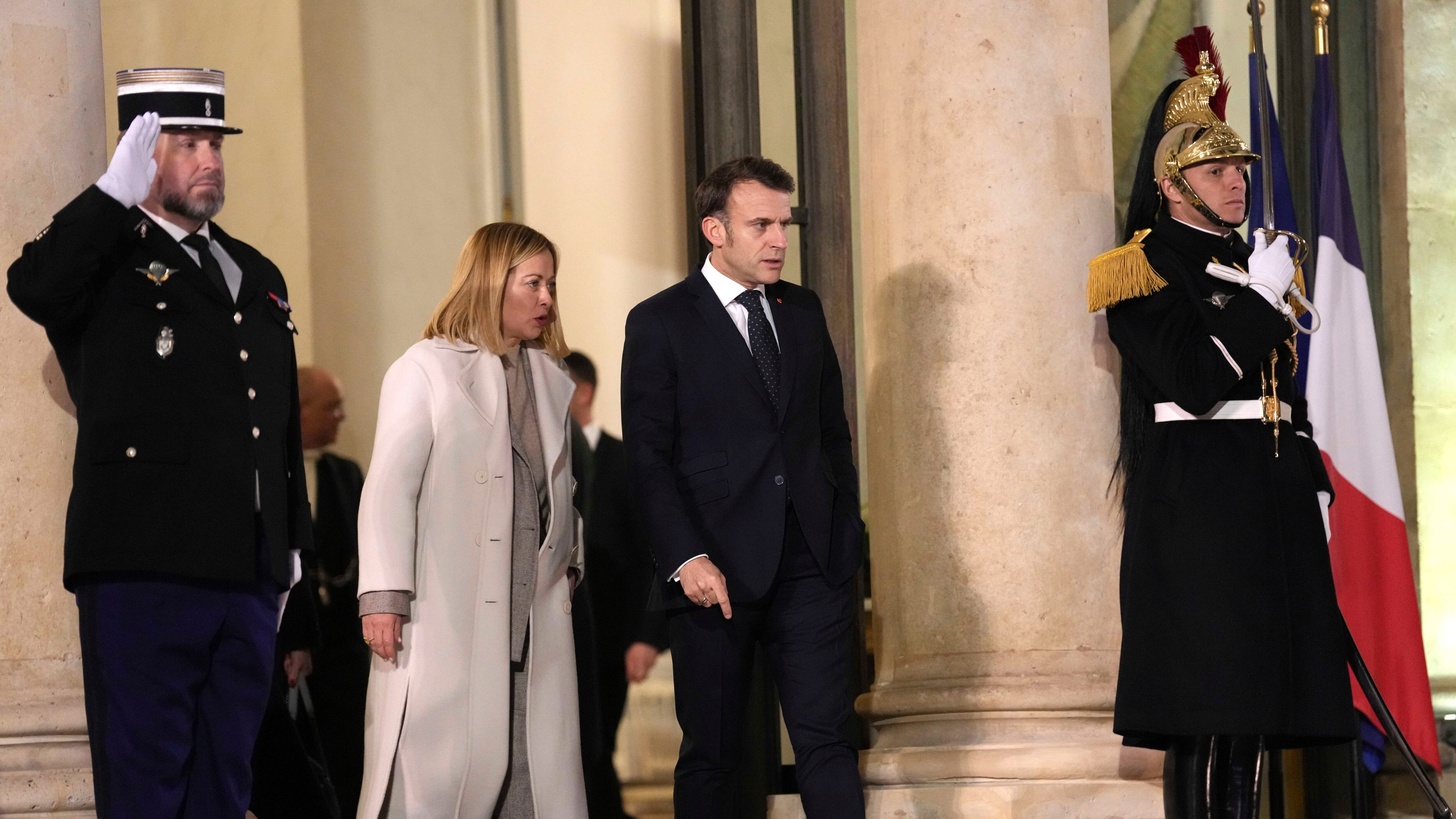 Doppio binario Meloni. "Restiamo uniti, però con l'America"