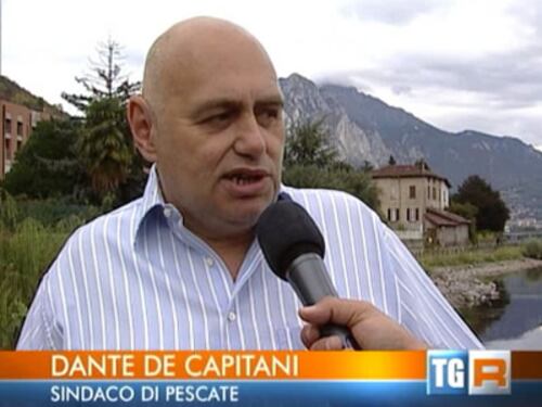 Sindaco del Lecchese vieta le bici ai migranti: "Non sono assicurati, chi paga se fanno incidenti?"