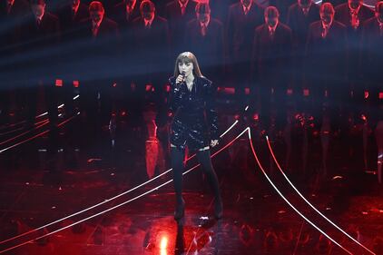 Sanremo 2024: ecco il look della quarta serata del Festival di Annalisa 2