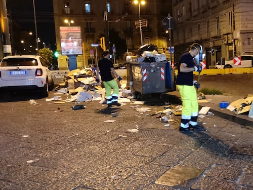 Flop del porta a porta, tornano i cassonetti in strada (ma a orario)