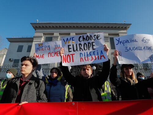 Ora Mosca muove altri militari. "Rischio attacco su vasta scala"
