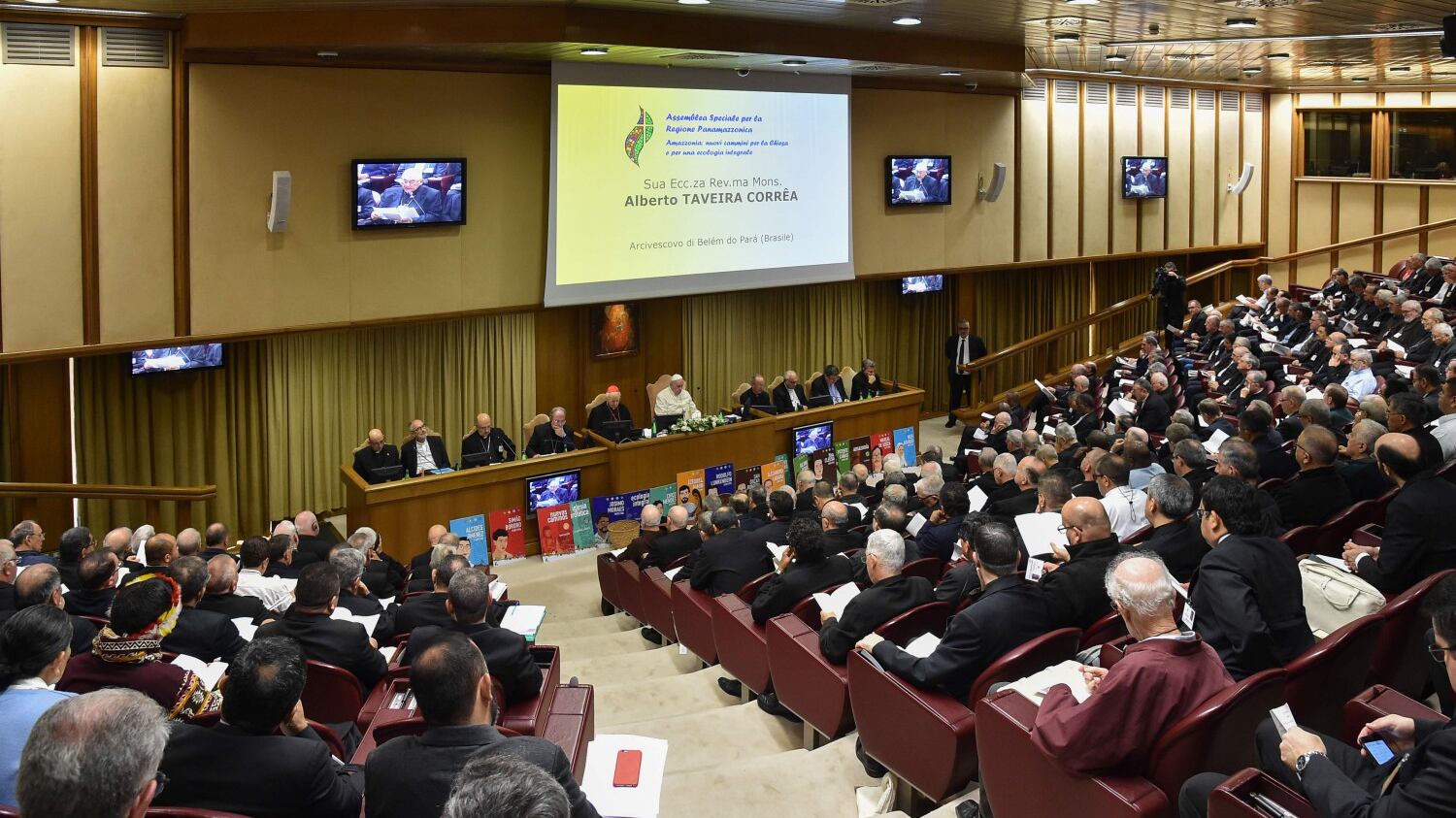 Sinodo per l'Amazzonia, il femminismo debutta in Vaticano