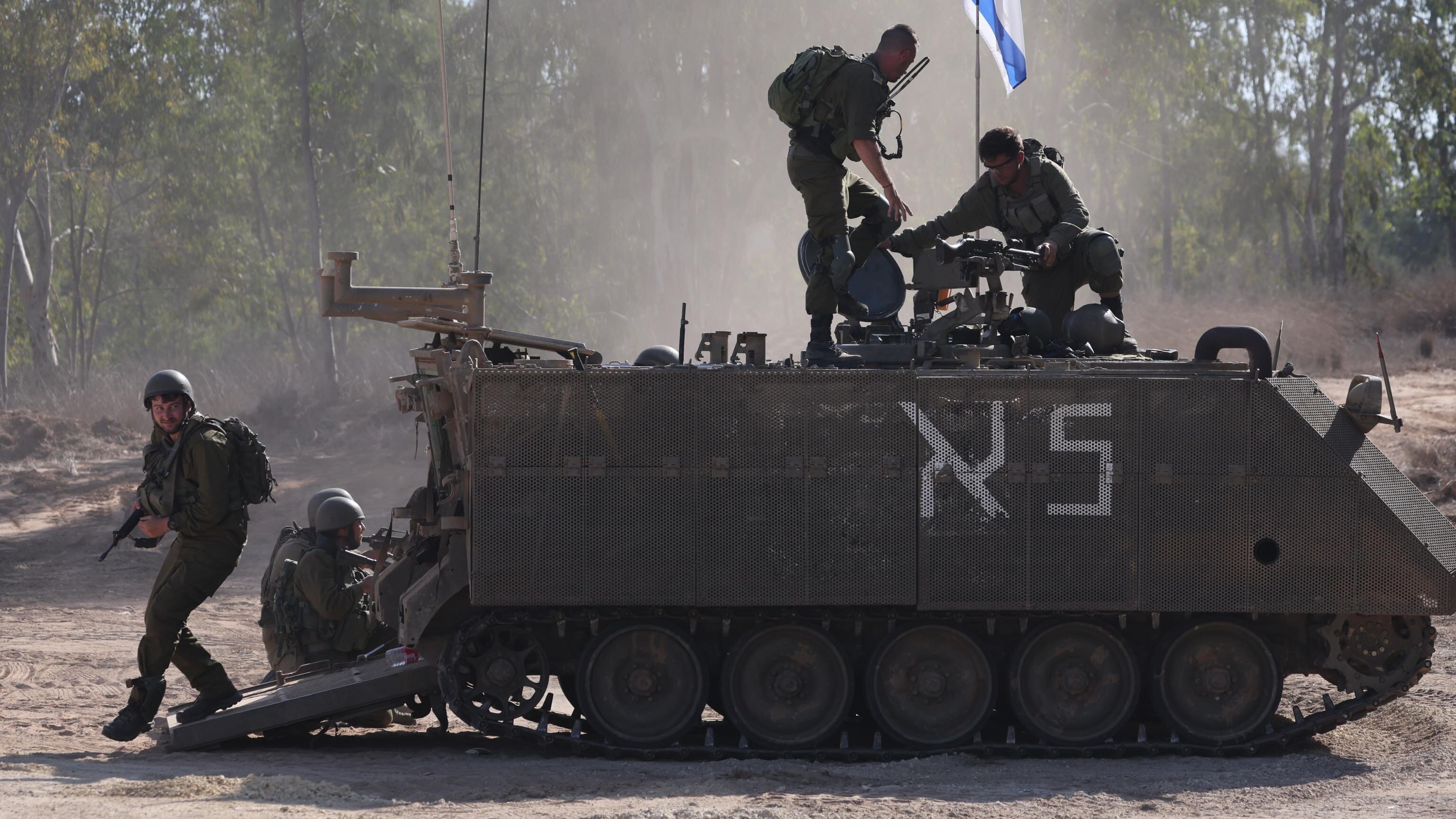 Noi militari di carriera tornarti a difendere Israele: parla un ex-ufficiale dell'intelligence