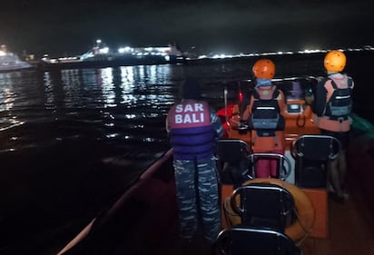 Onde alte due metri e il traghetto è affondato 7