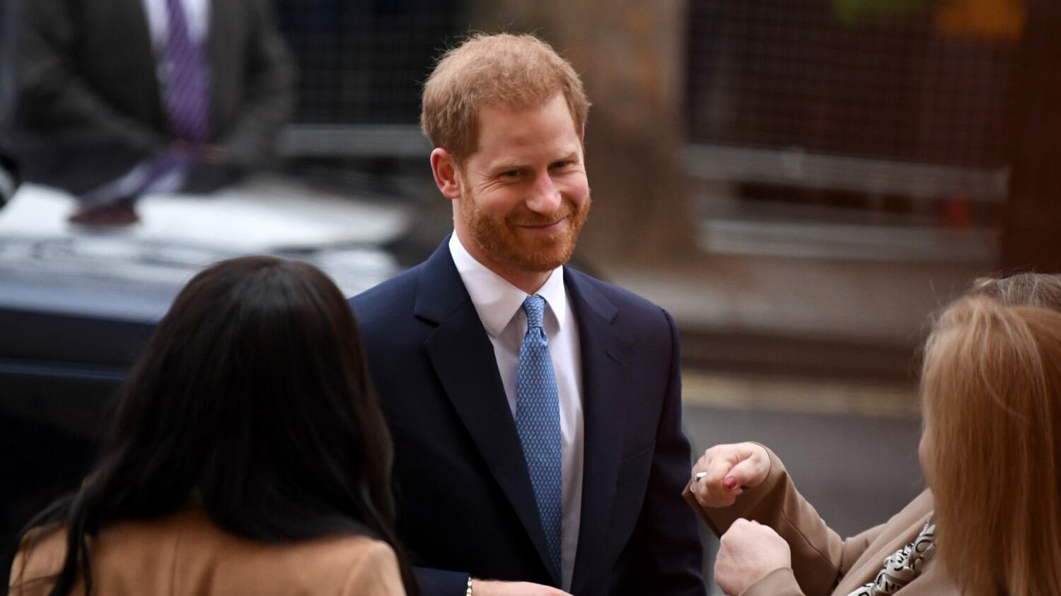 Dal travestimento nazista alla droga: le gaffe di Harry dopo la morte di Diana