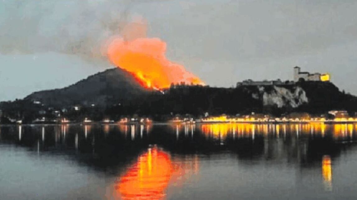 Il miracolo della chiesa che è rimasta intatta nell'incendio di Angera